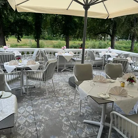 Privat-hotel Aurora Hotel 4*