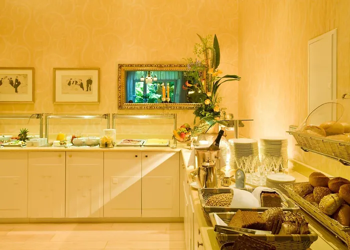 Privat-hotel Aurora Hotel 4*